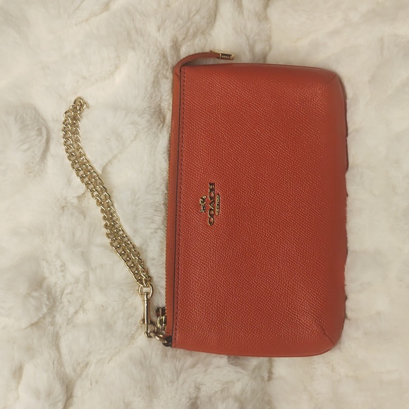 COACH Coral/Salmon Large Wristlet Clutch With Gold Chain Strap EUC - Picture 14 of 16